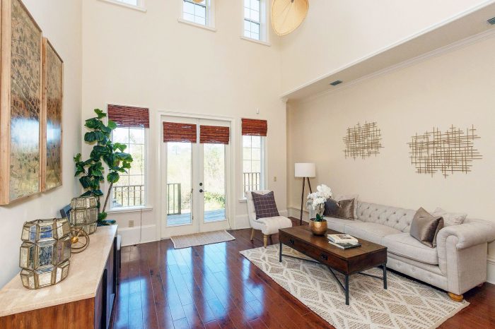 mediterranean-townhome-living-room-i-and-i-homes-home-staging-orlando